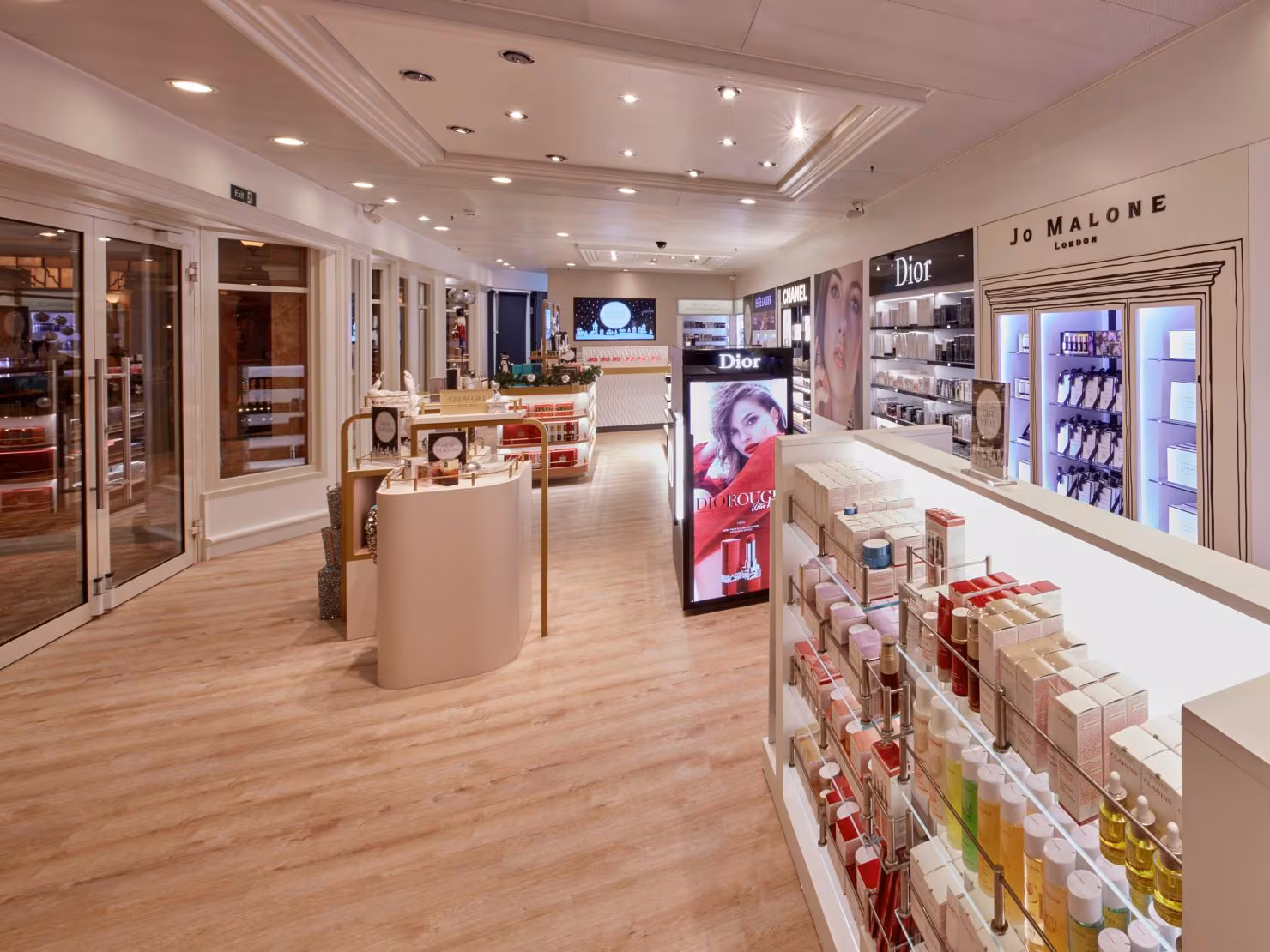 Duty-free shopping on Queen Elizabeth