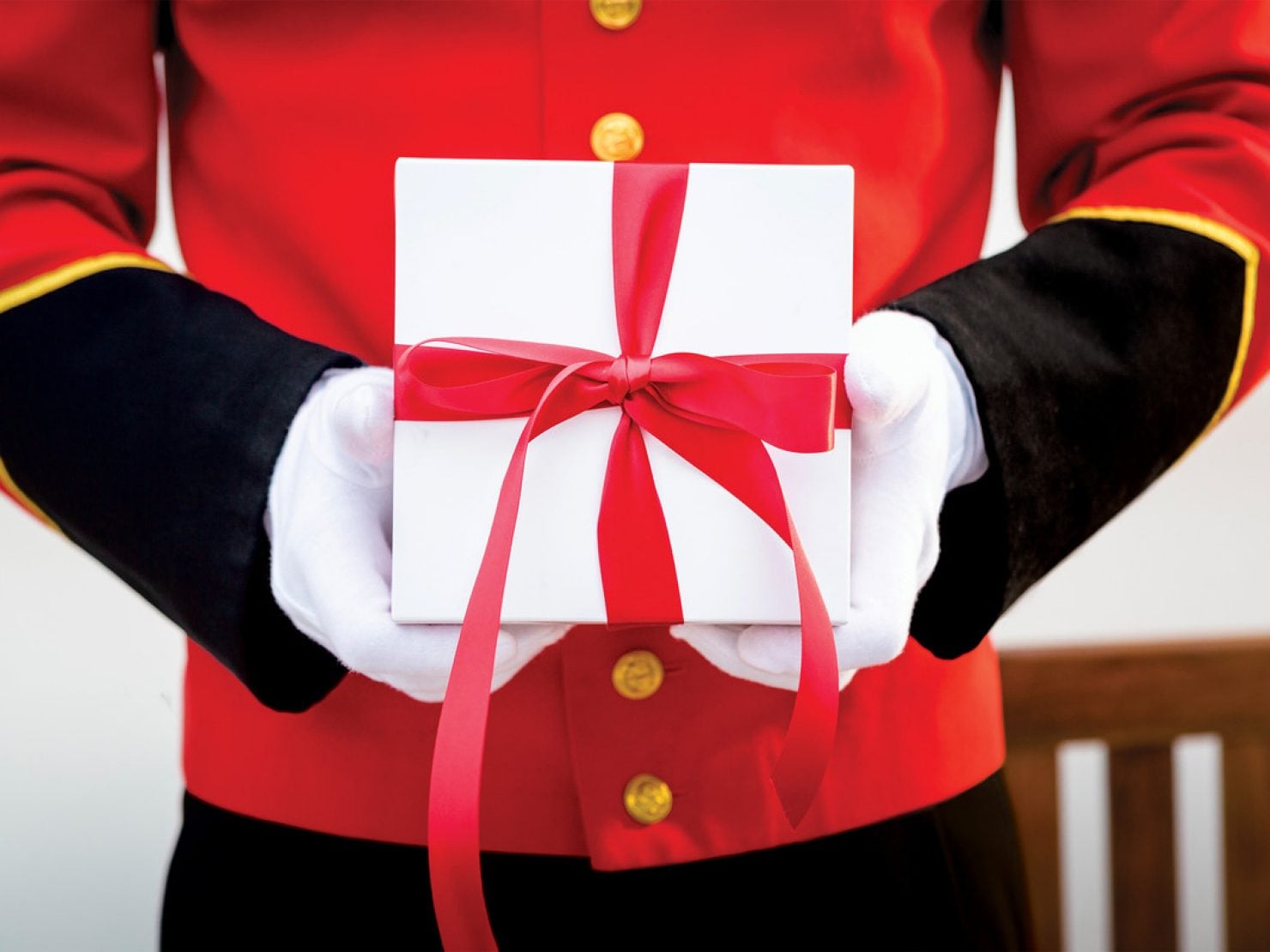 Gifts and onboard gifting on Queen Victoria